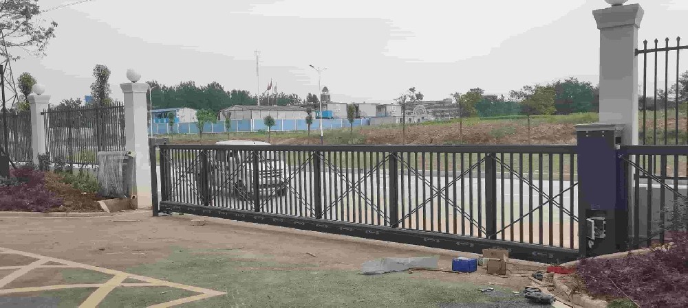 武汉无轨悬浮门 工程现场（湖北安捷云控）