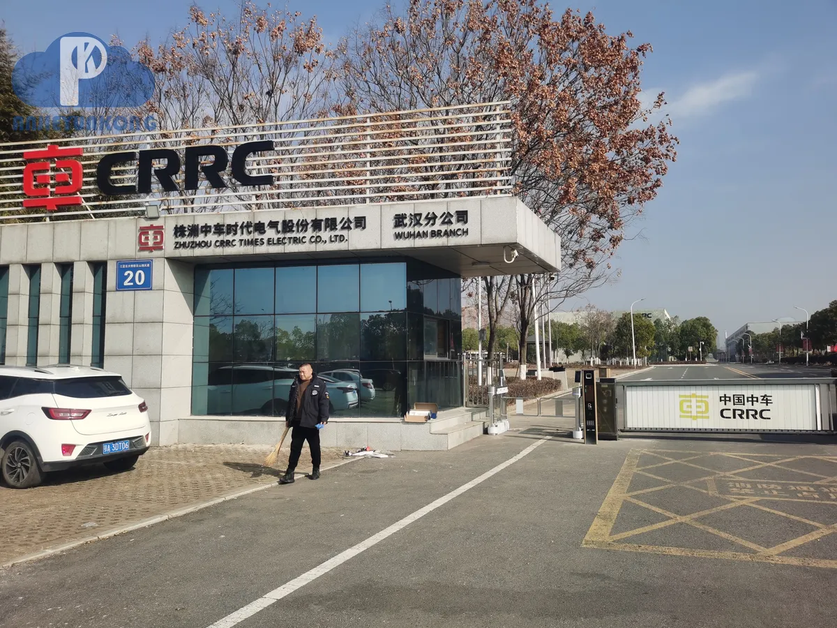 武汉商业综合体停车场建设 现场安装实拍(湖北安捷云控)