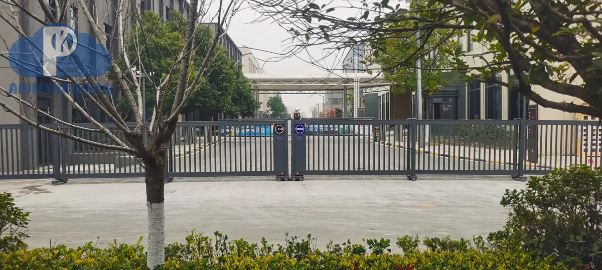 武汉段滑门电机过热 运行场景(湖北安捷云控)