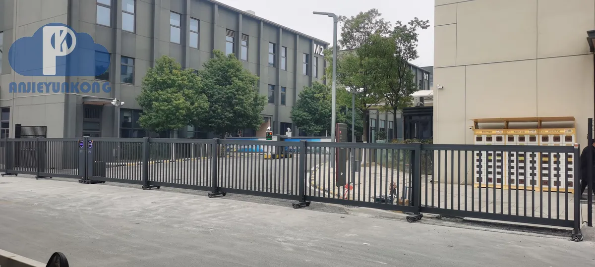 武汉段滑门防夹 门排结构特写（湖北安捷云控）
